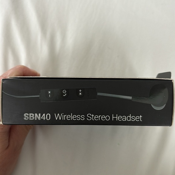 New! Amplify by auduro Wireless Stereo Headset Grey color - Picture 5 of 7